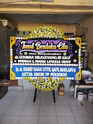 Papan Bunga di Panjang Jiwo Tenggilis Mejoyo